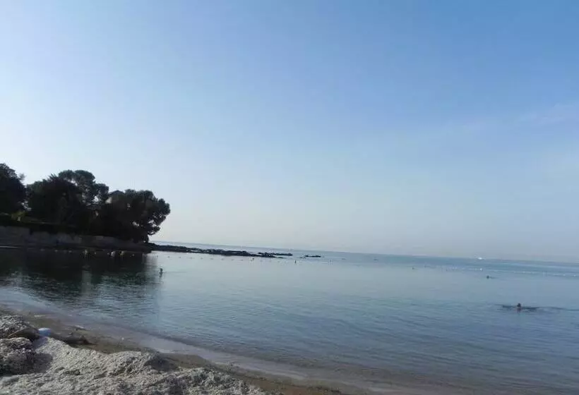 Majatalo B&b Le Clos Des Vignes Saint Raphael