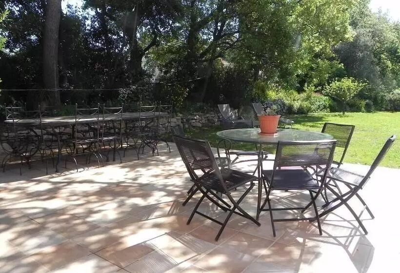 Majatalo B&b Le Clos Des Vignes Saint Raphael