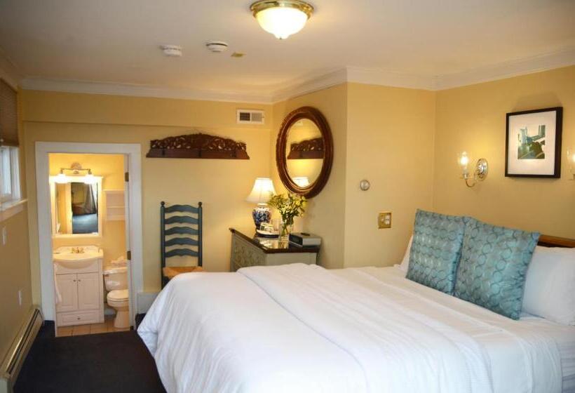 פנסיון Brasswood Inn