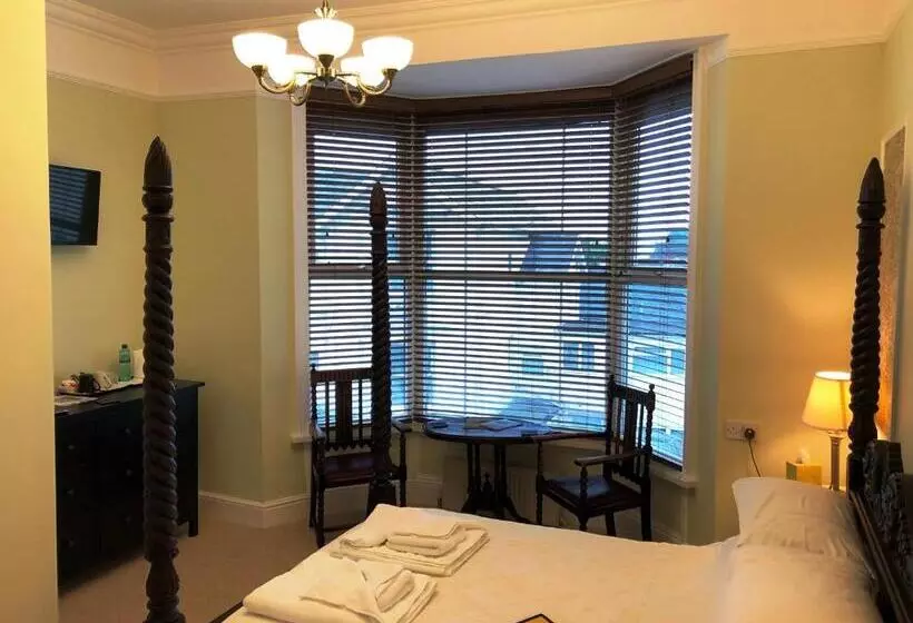 ペンション The Snowdon House