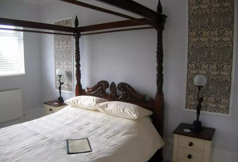 ペンション The Snowdon House