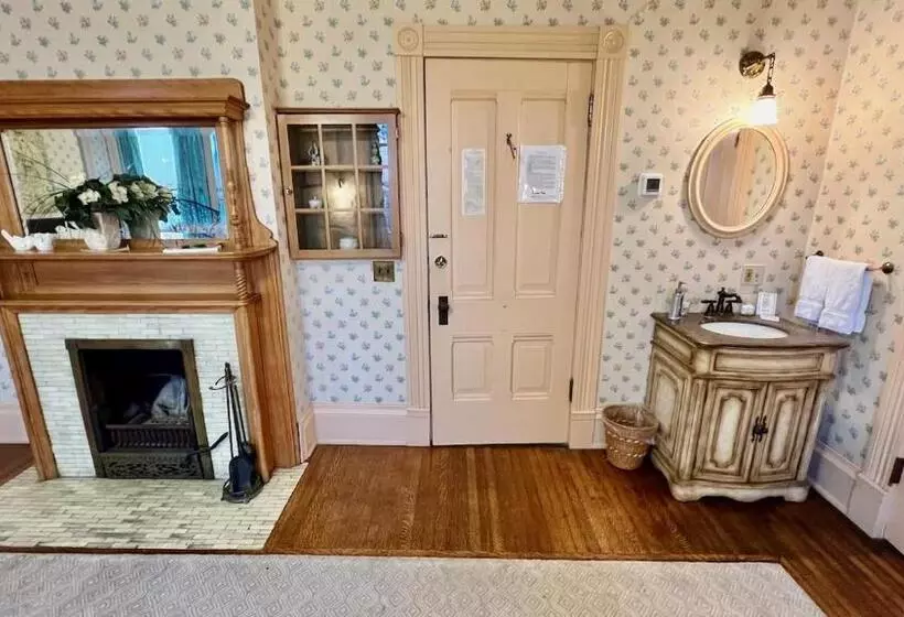 The Hancock House Bed & Breakfast Inn