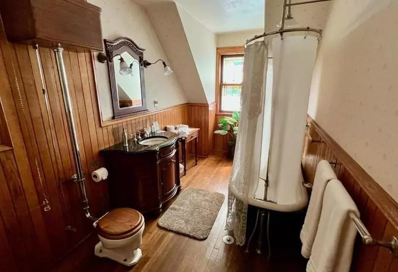 The Hancock House Bed & Breakfast Inn