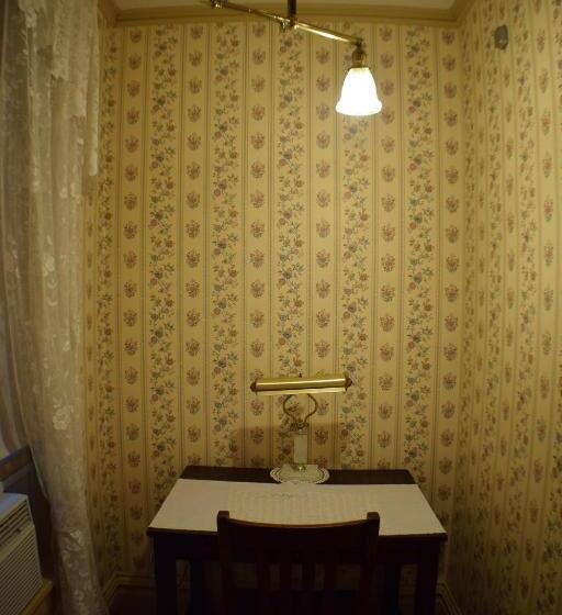 The Hancock House Bed & Breakfast Inn