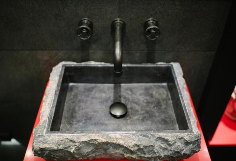 مبيت وإفطار Absoluxe Suites