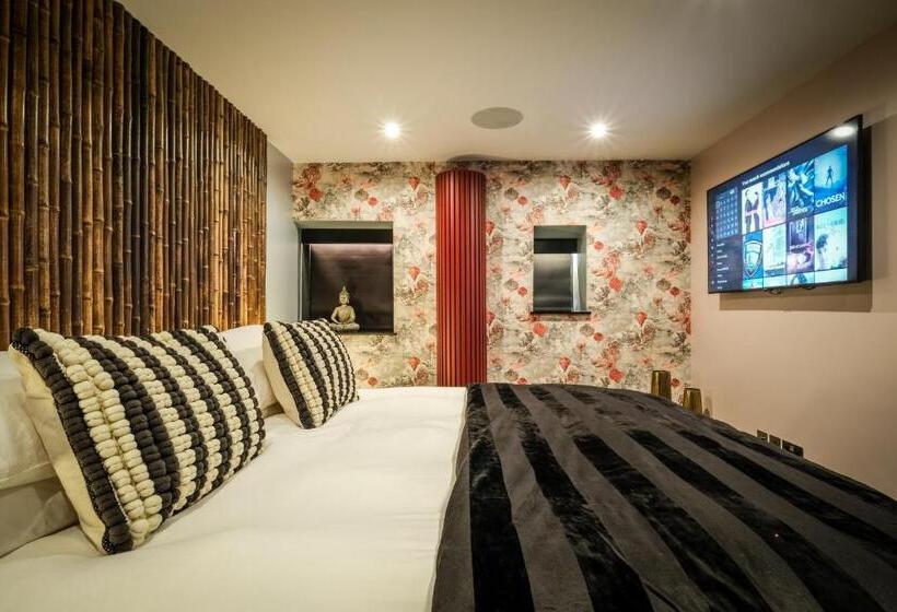 مبيت وإفطار Absoluxe Suites