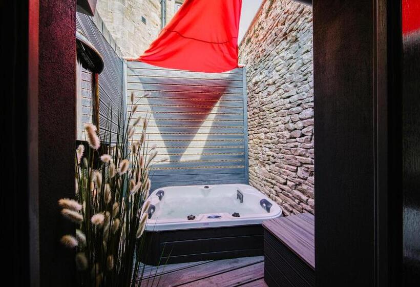 مبيت وإفطار Absoluxe Suites