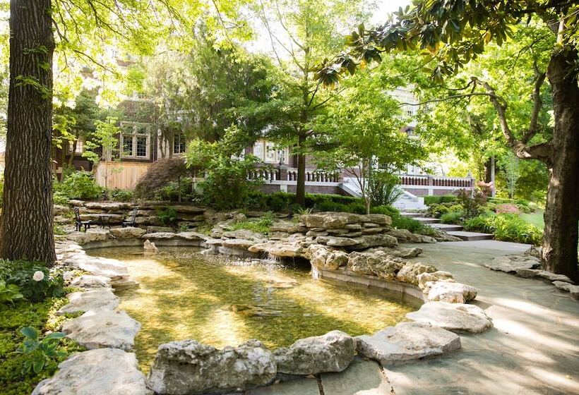 تختخواب و صبحانه Harwelden Mansion