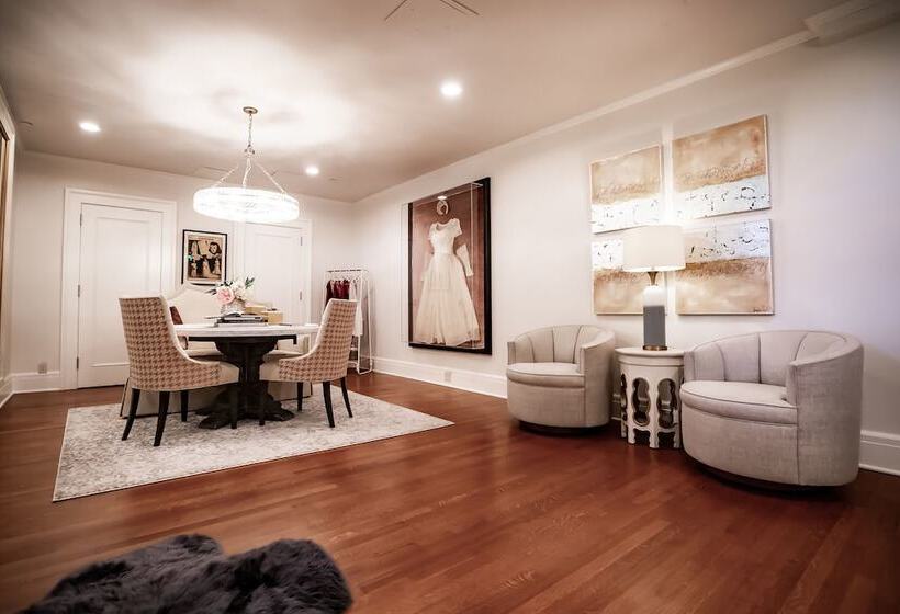 تختخواب و صبحانه Harwelden Mansion