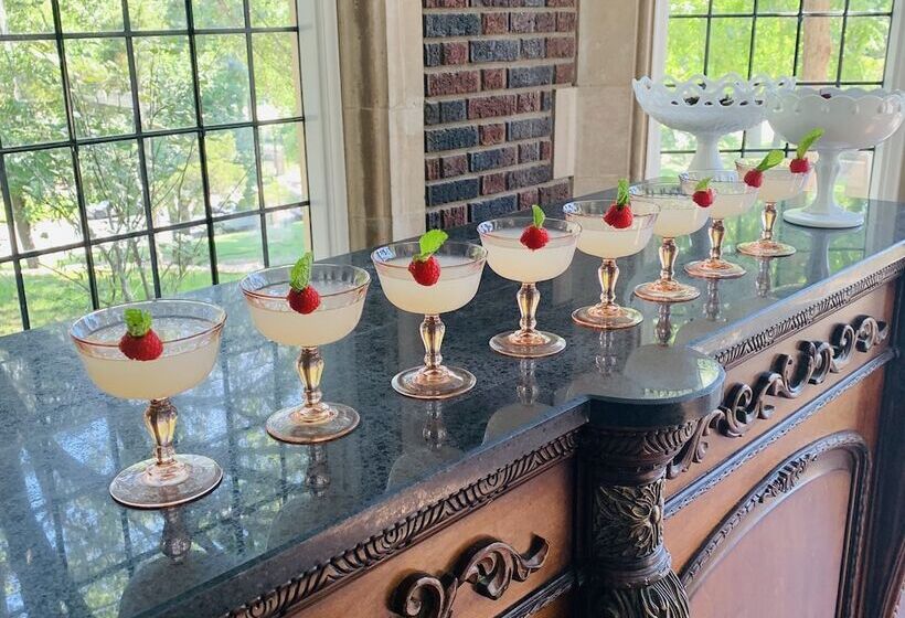 تختخواب و صبحانه Harwelden Mansion