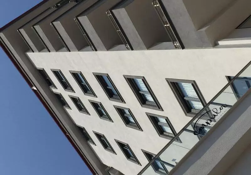 Empula Hotel & Residences