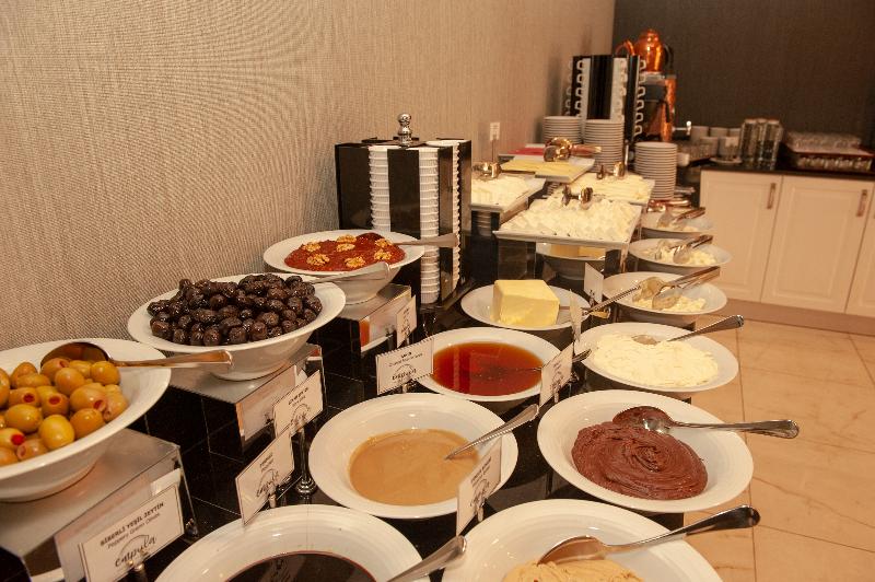 Empula Hotel & Residences