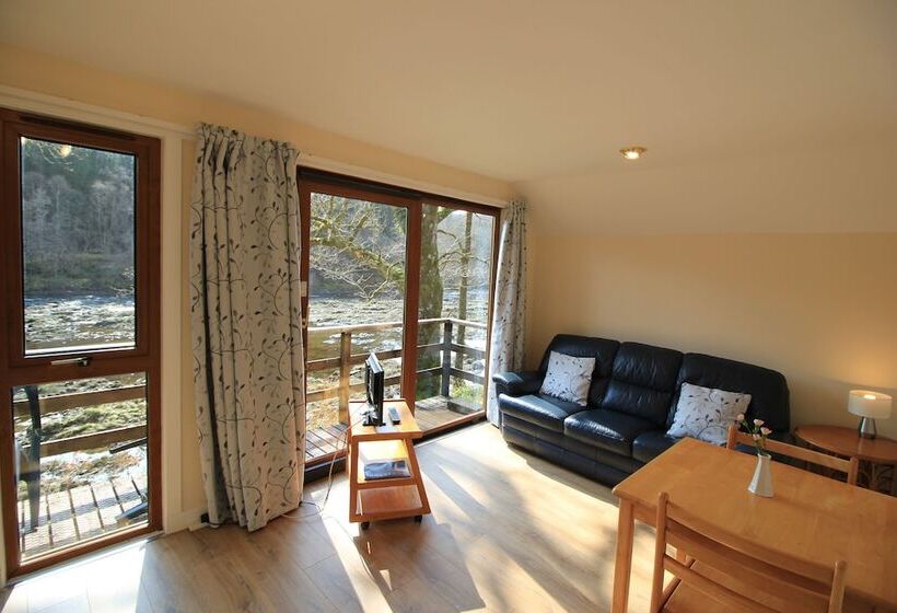 호텔 Burnbank Lodges