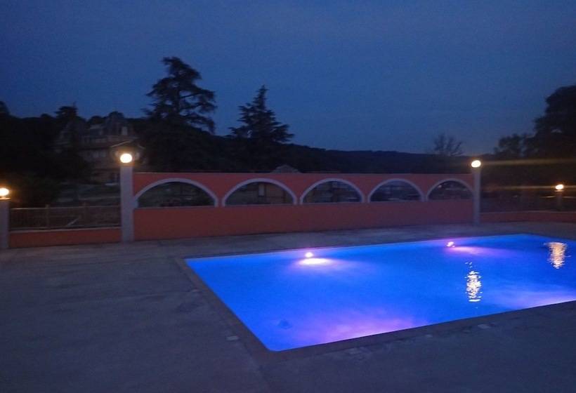 Отель Camping Domaine De Senaud