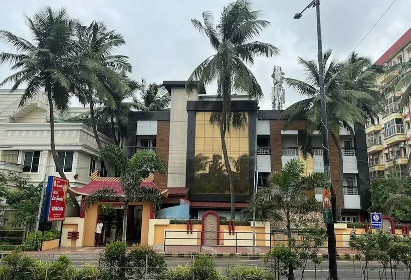 Hotelli Lee Garden, Near Blue Flag Beach, Puri