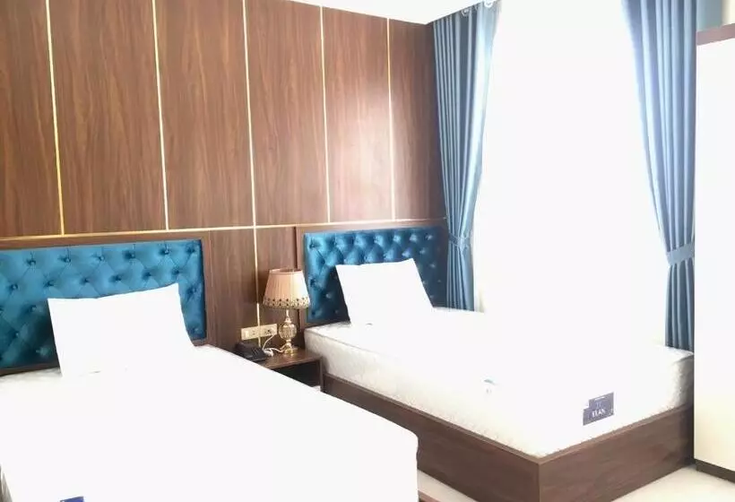 هتل May House