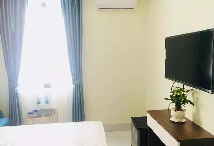 هتل May House