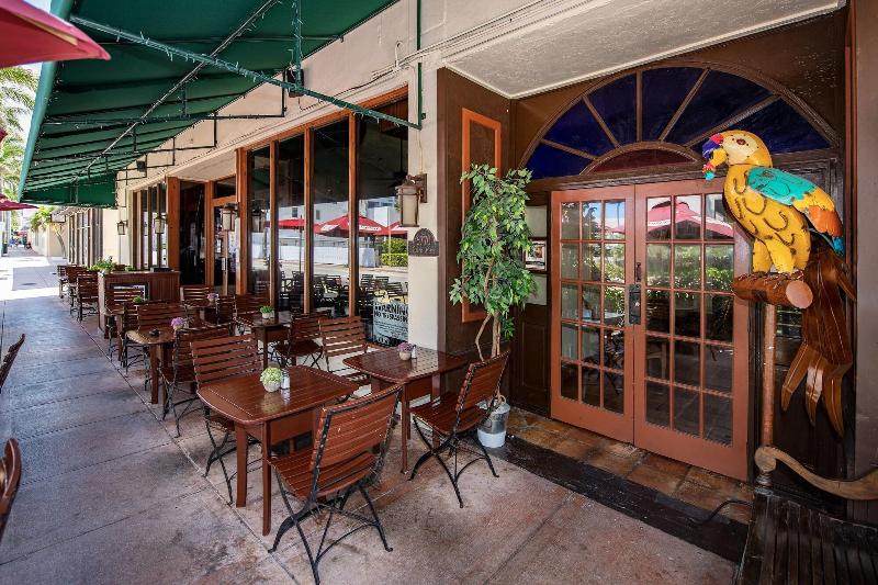 Norman S Hotel And Dining