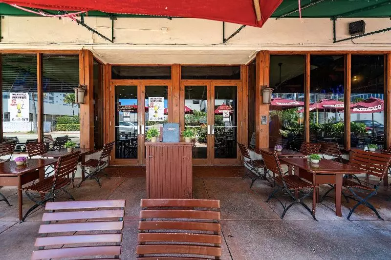 Norman S Hotel And Dining