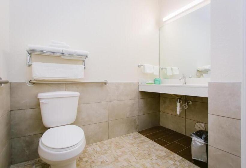 모텔 Scottish Inn & Suites