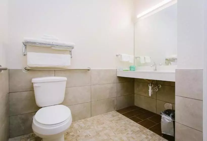 Motelli Scottish Inn & Suites