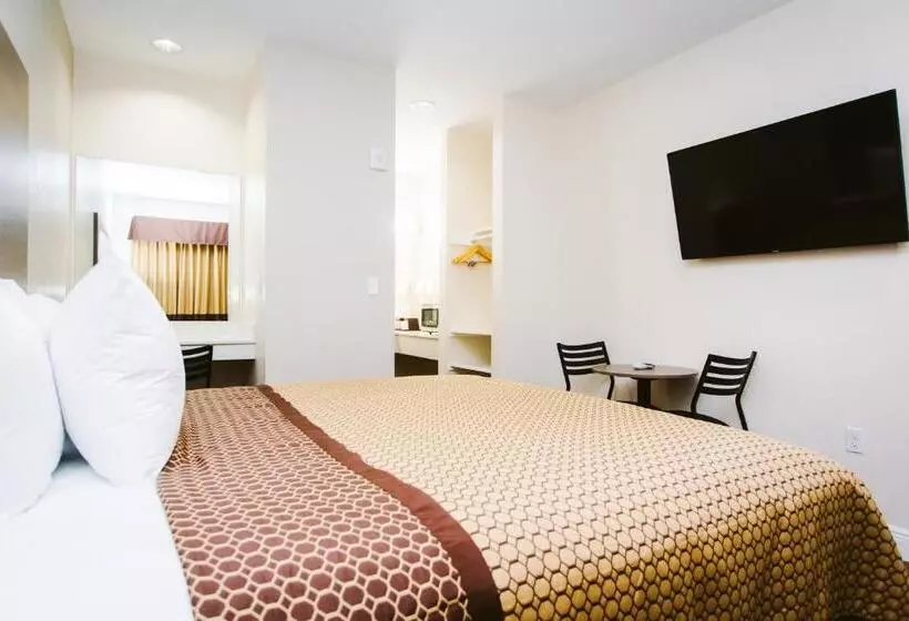 Motelli Scottish Inn & Suites