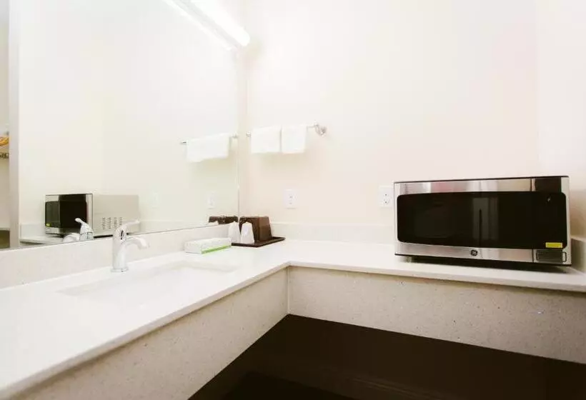 Motelli Scottish Inn & Suites