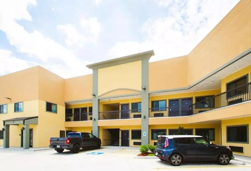 Motelli Scottish Inn & Suites