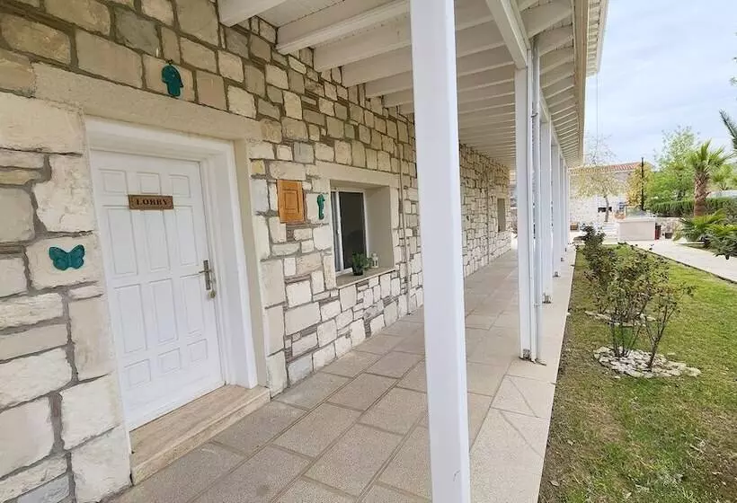 Otel Naturla Göl Evi