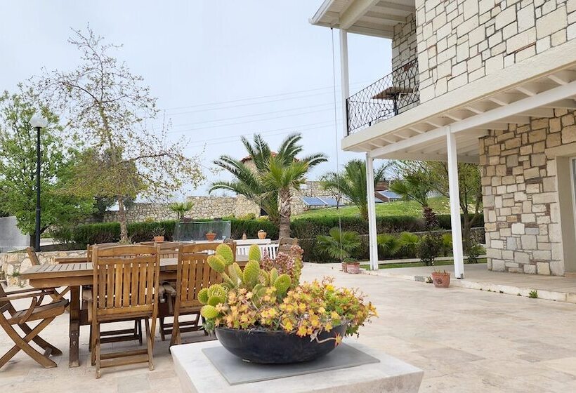 Otel Naturla Göl Evi