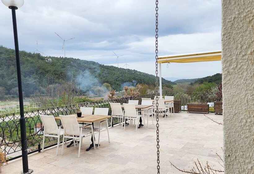 Otel Naturla Göl Evi