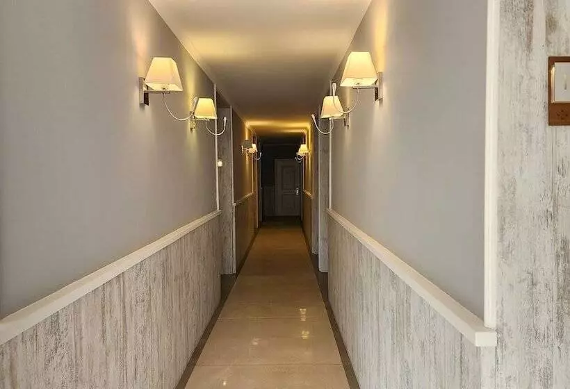 Otel Naturla Göl Evi