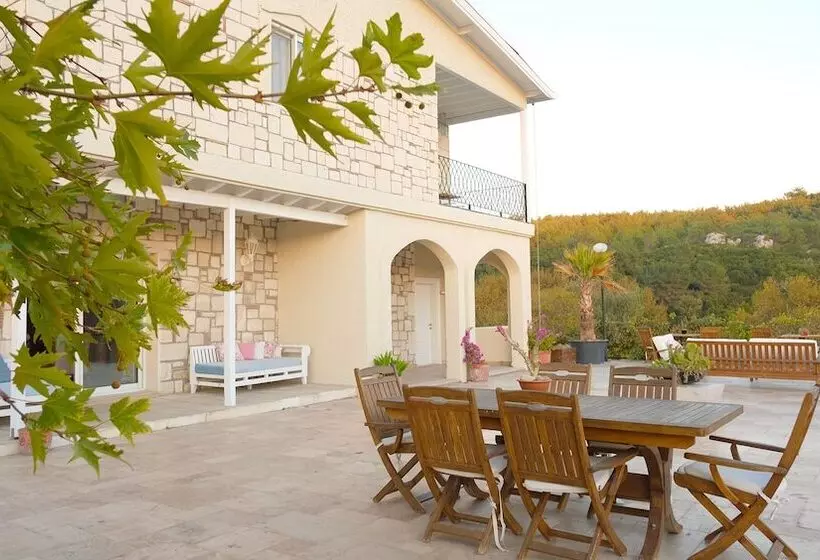 Otel Naturla Göl Evi