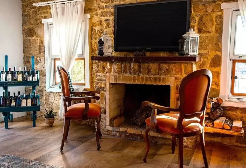 Otel Naturla Göl Evi