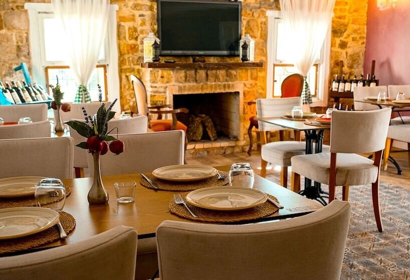 Otel Naturla Göl Evi