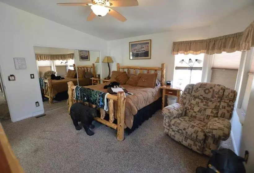 The Bear S Den B&b