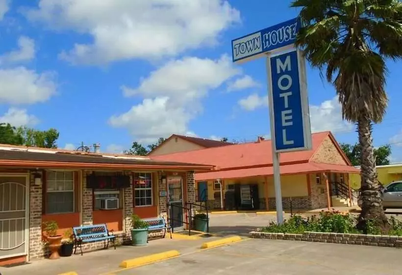 Town House Motel