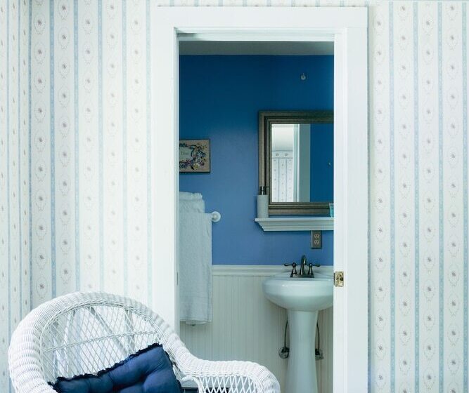 تختخواب و صبحانه Carriage Barn Inn