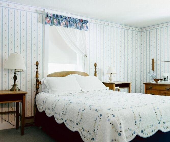 تختخواب و صبحانه Carriage Barn Inn