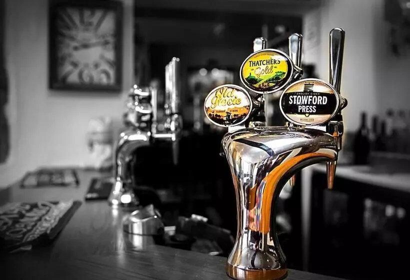 Aamiaismajoitus (B&B) The White Bear