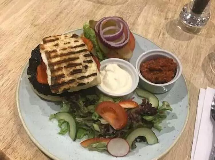 Aamiaismajoitus (B&B) The White Bear