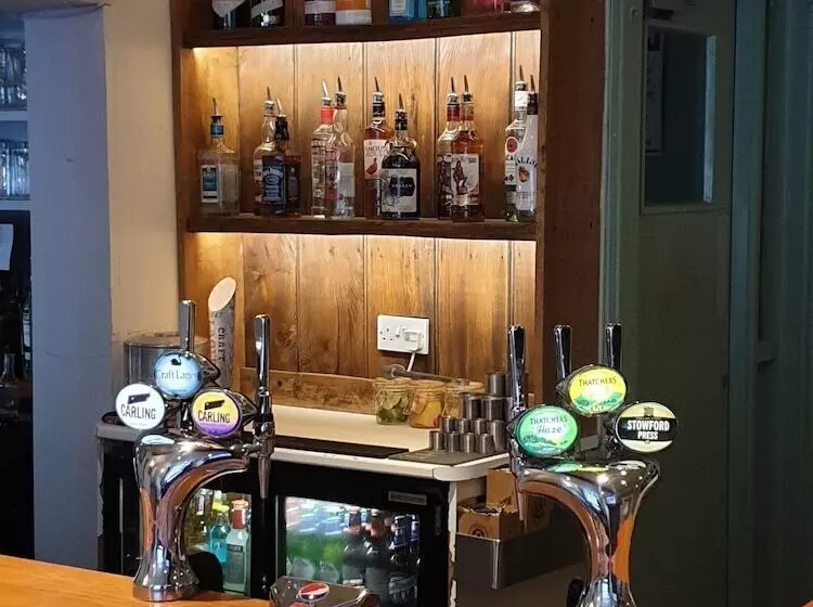 Aamiaismajoitus (B&B) The White Bear