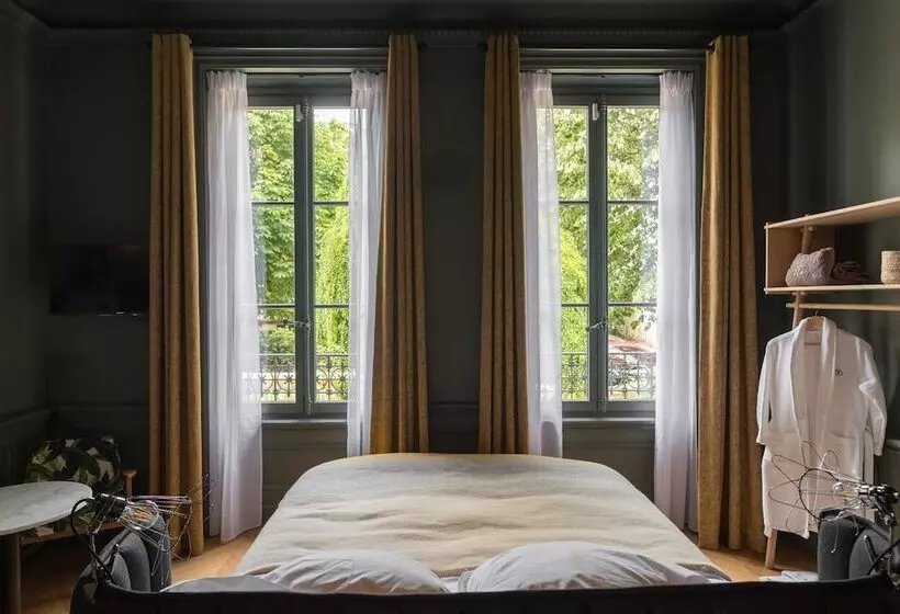 تختخواب و صبحانه Villa 216