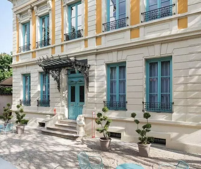 تختخواب و صبحانه Villa 216
