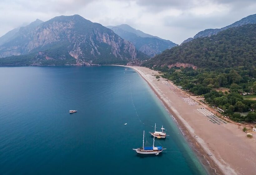 مبيت وإفطار Villa Lukka