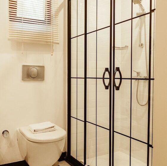 مبيت وإفطار Villa Lukka