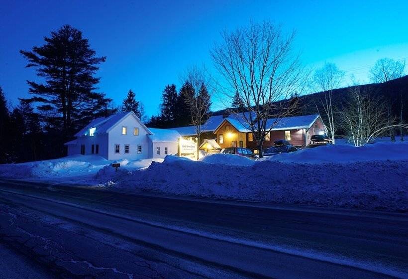 פונדק Mad River Barn