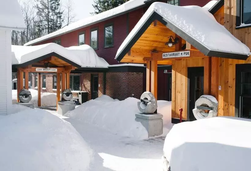 Hostelli Mad River Barn