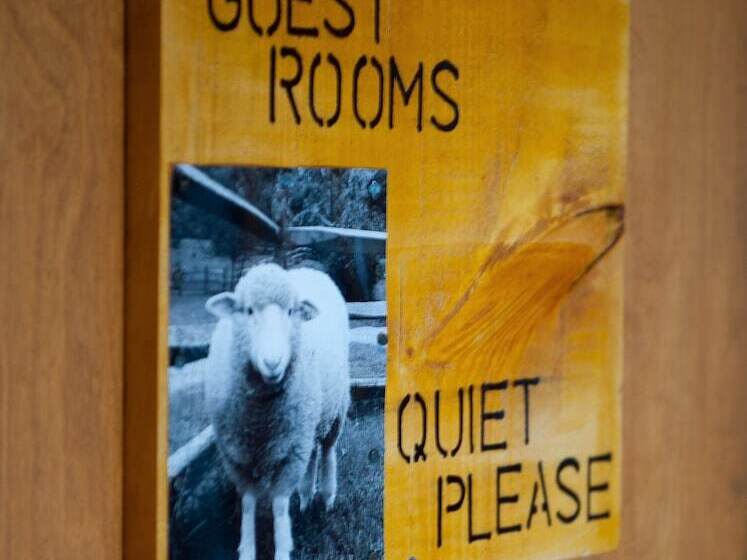 פונדק Mad River Barn