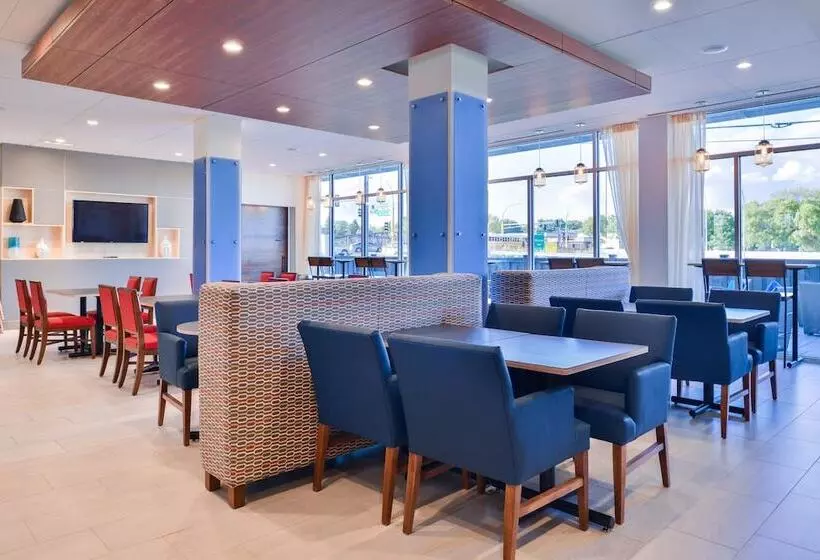 Hotelli Holiday Inn Express & Suites   Mall Of America   Msp Airport, An Ihg